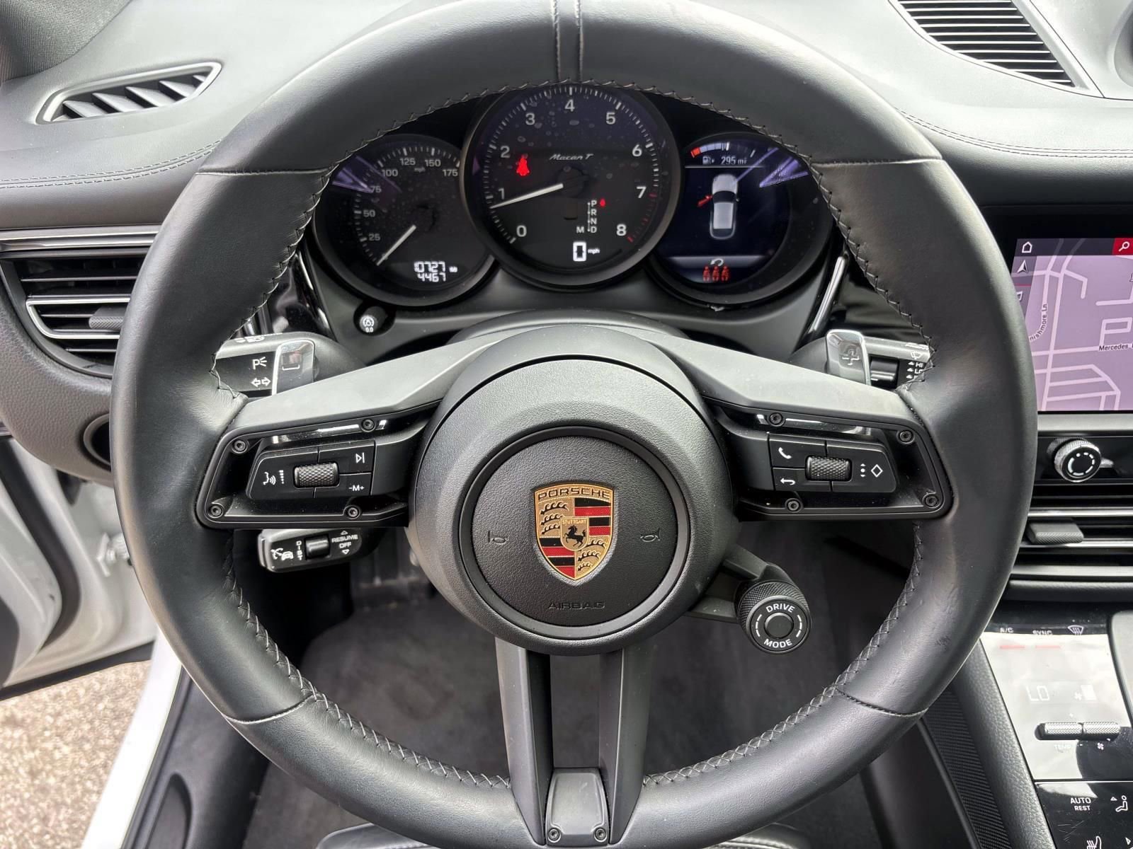 Used 2025 Porsche Macan Turbo image 27