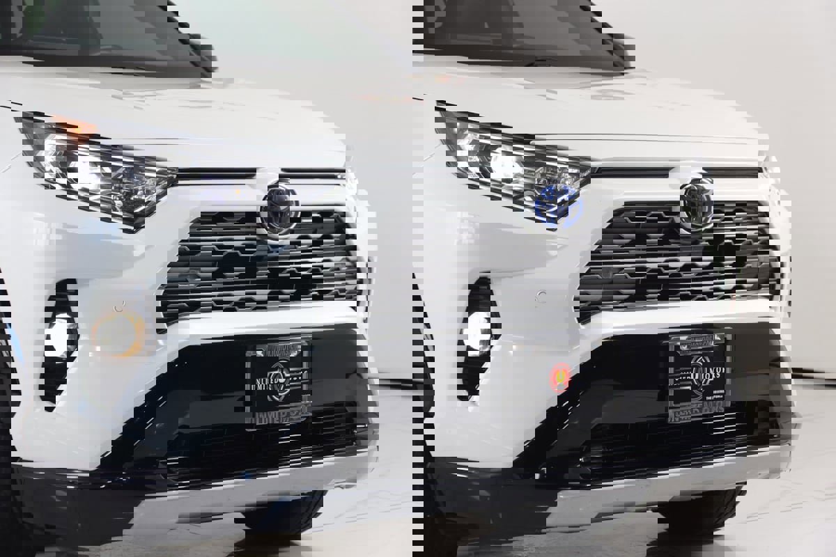 Used 2021 Toyota RAV4 XSE image 44