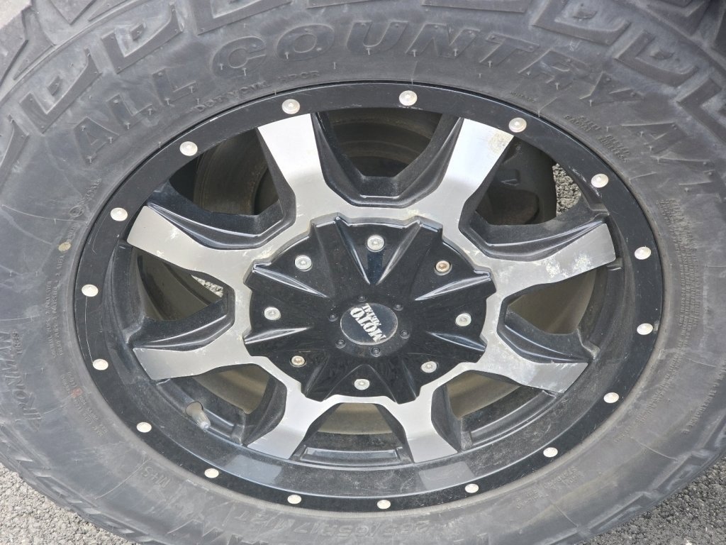 Used 2017 Jeep Wrangler Unlimited Sport w/ Connectivity Group image 32