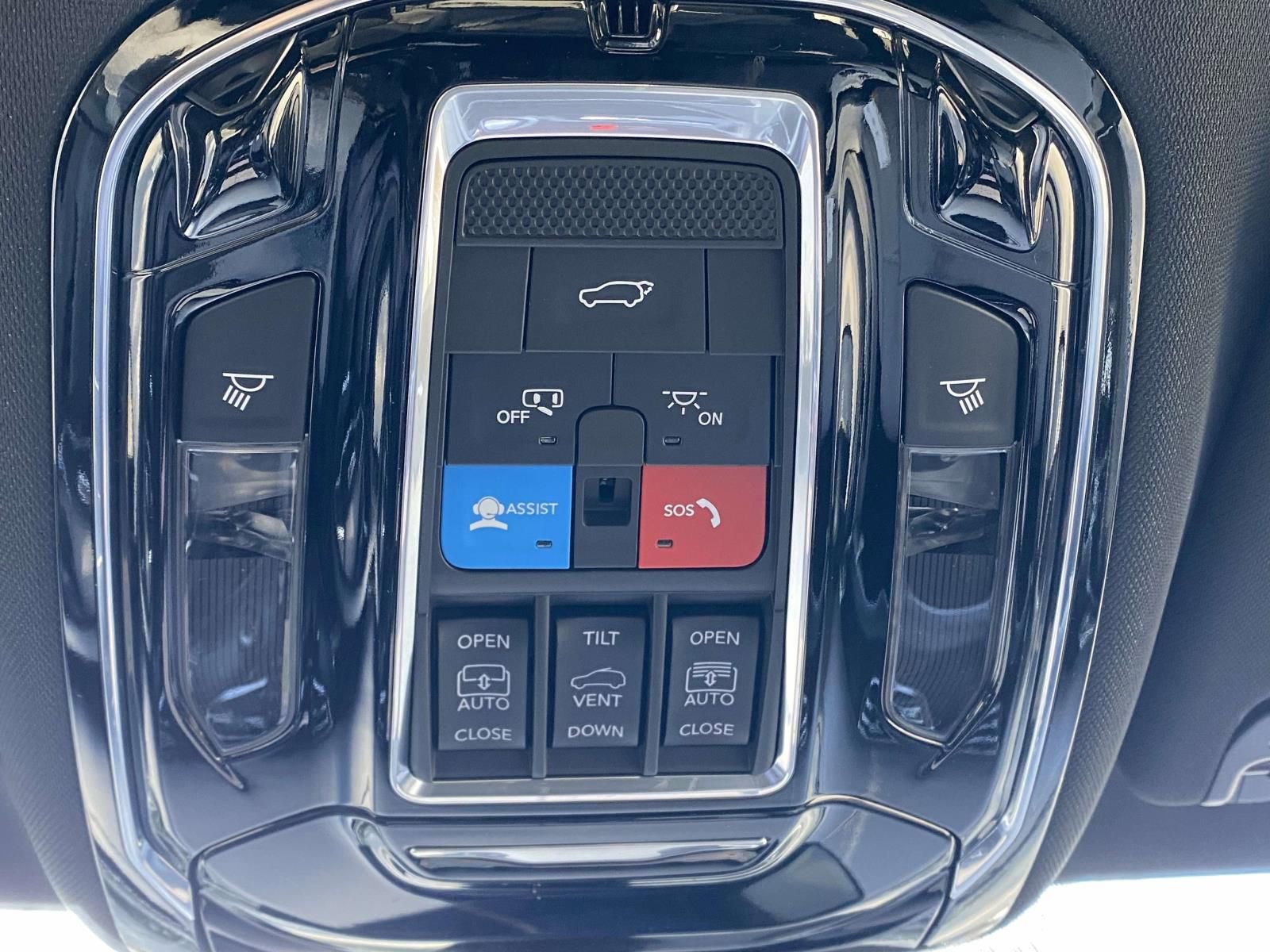 New 2026 Jeep Grand Wagoneer Summit w/ Rear Seat Video Group I image 32