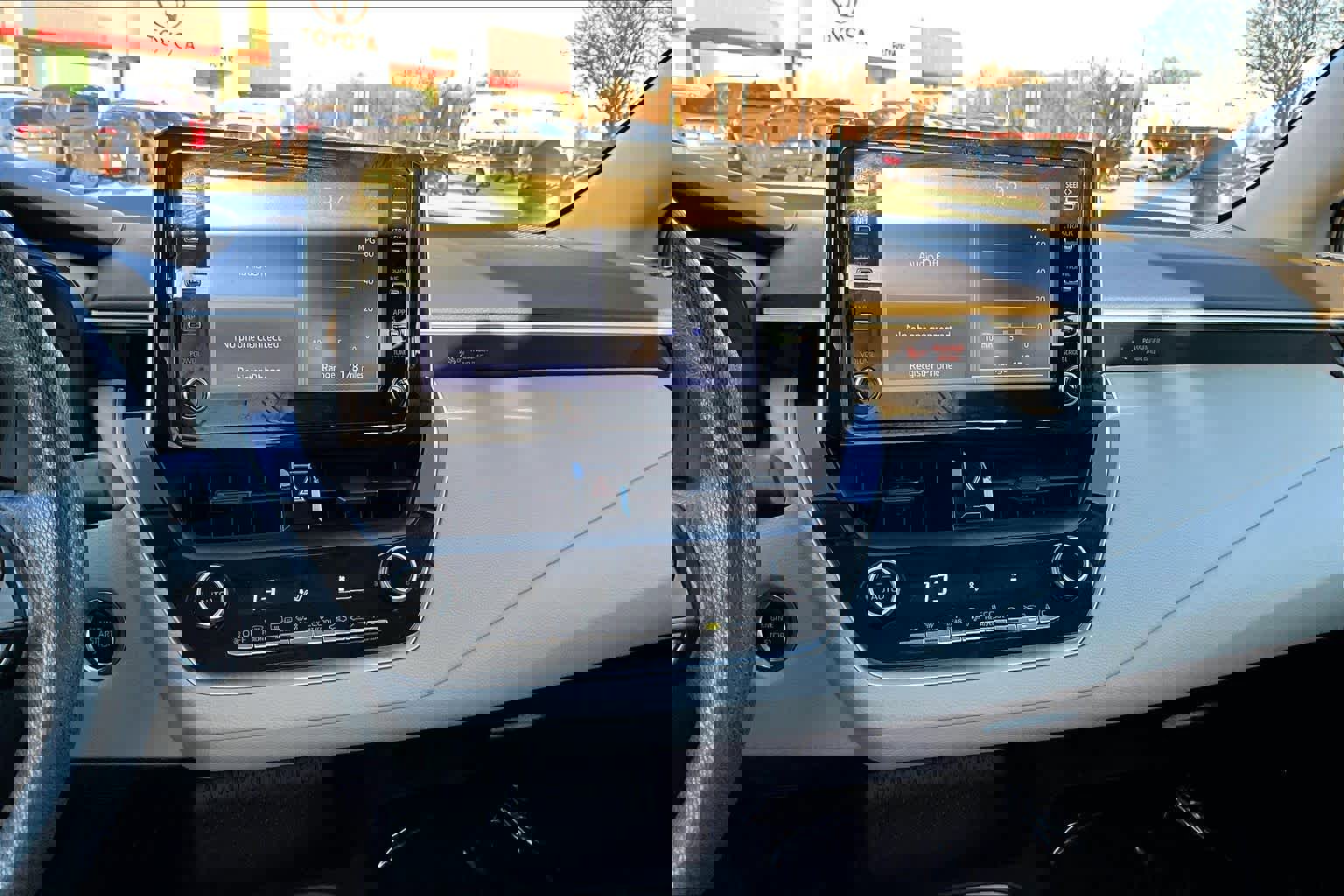 Used 2020 Toyota Corolla LE w/ LE Convenience Package image 34