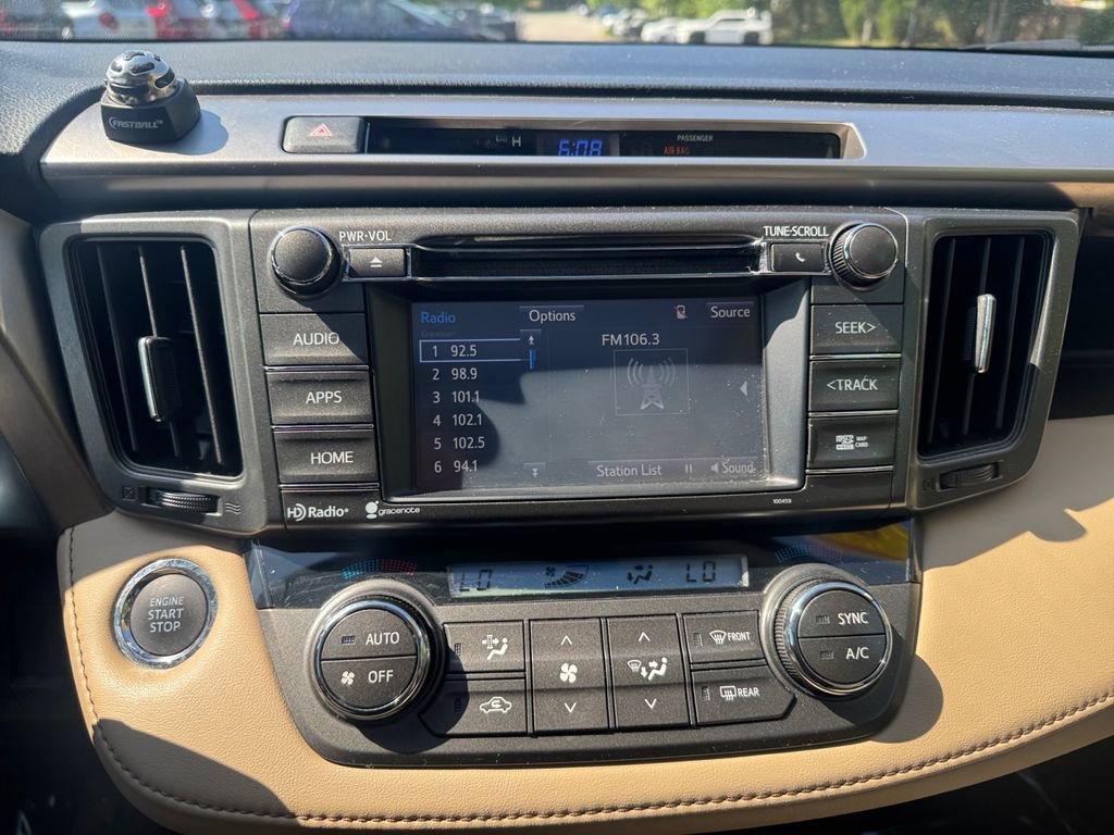 Used 2015 Toyota RAV4 Limited AWD/4WD image 22