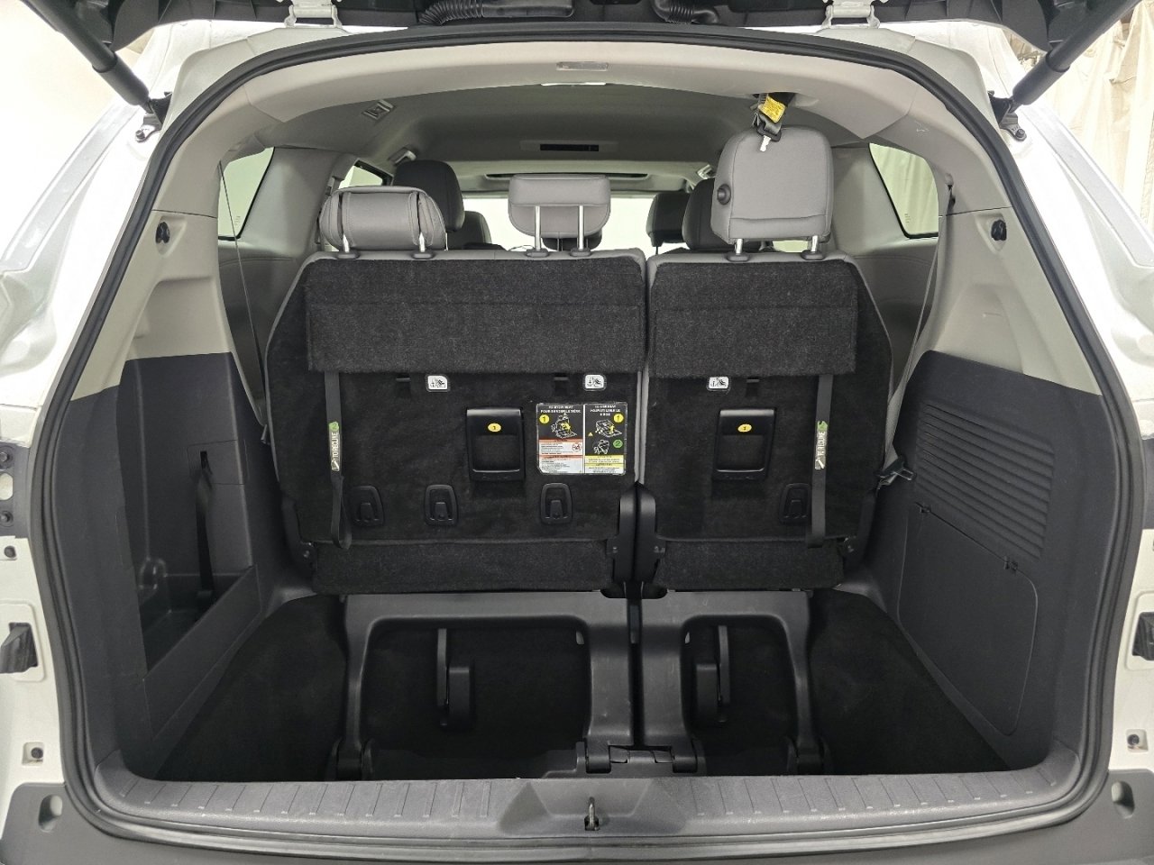 Certified 2024 Toyota Sienna XLE image 19