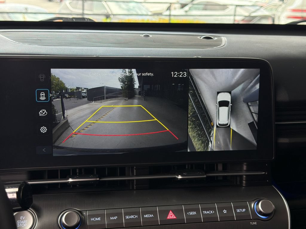Used 2024 Hyundai Kona Limited FWD image 20