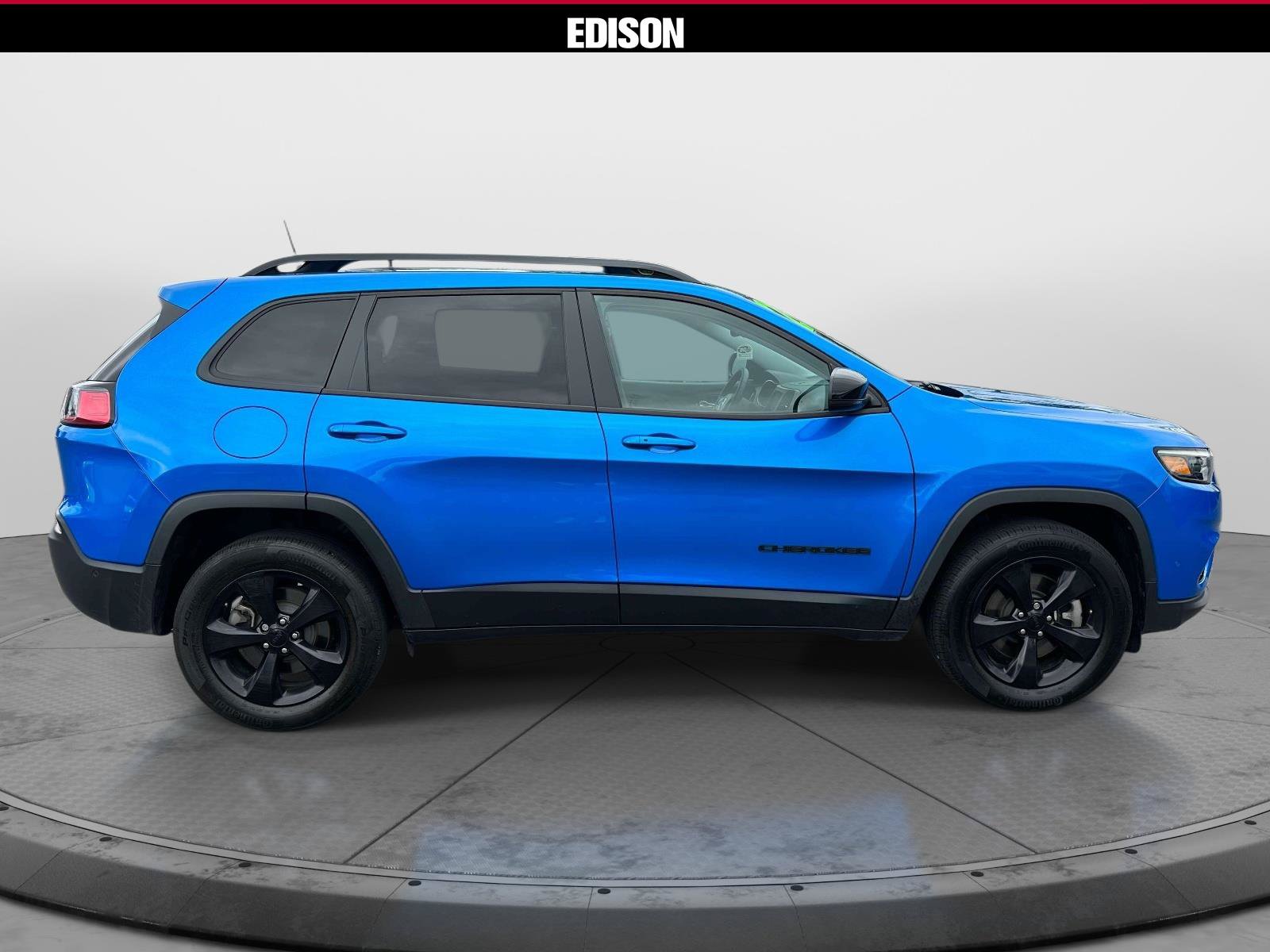 Used 2023 Jeep Cherokee Altitude Lux AWD/4WD image 3