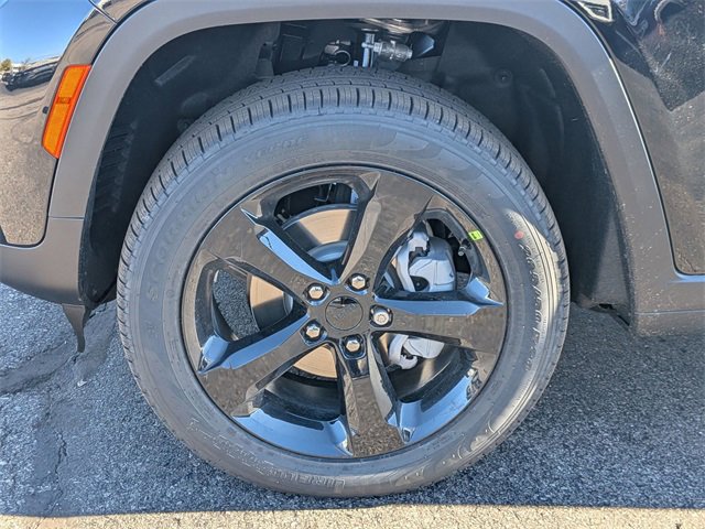 New 2025 Jeep Grand Cherokee Limited w/ Black Appearance Package image 33
