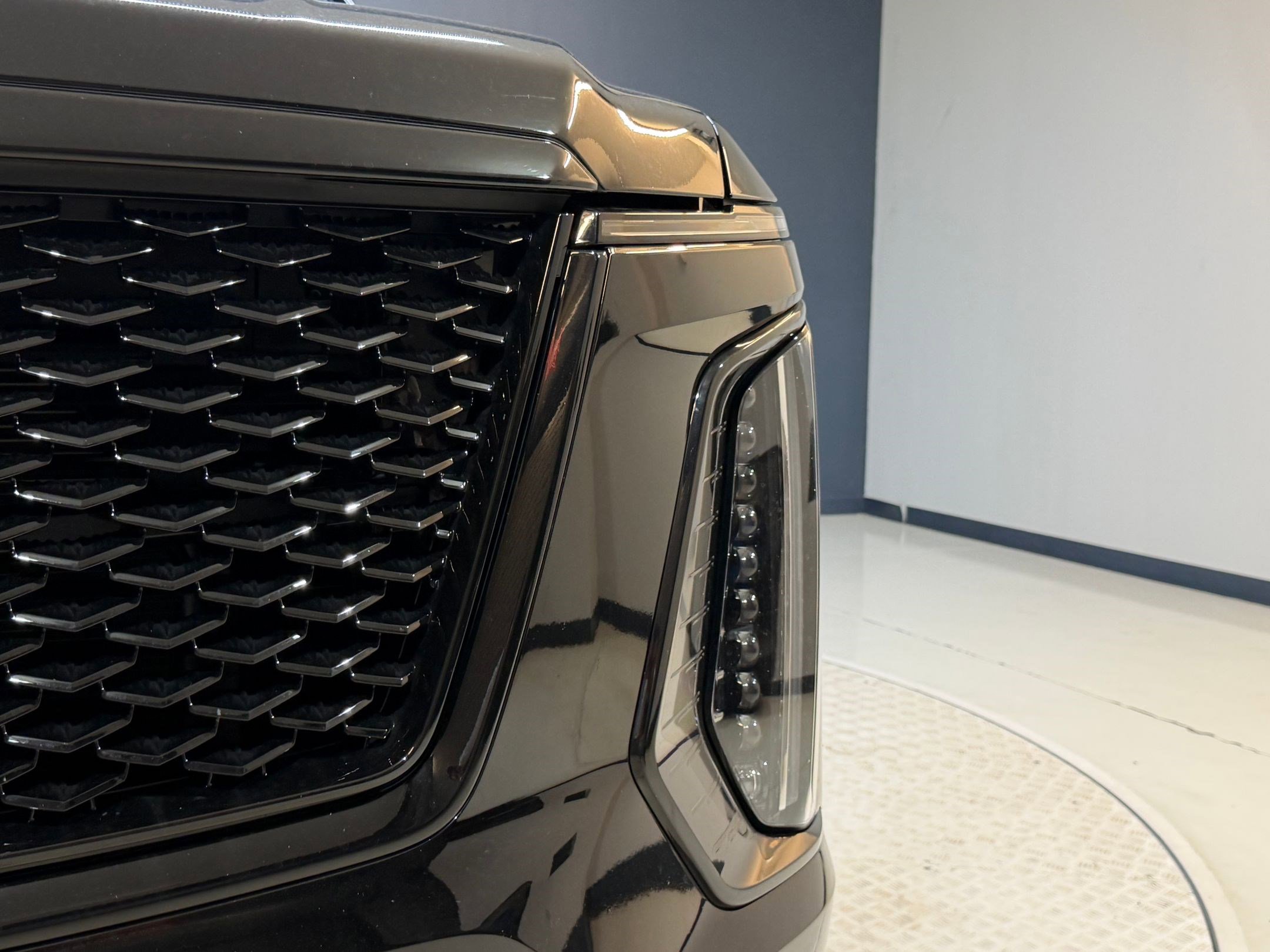 Used 2025 Cadillac Escalade ESV Sport AWD/4WD image 10