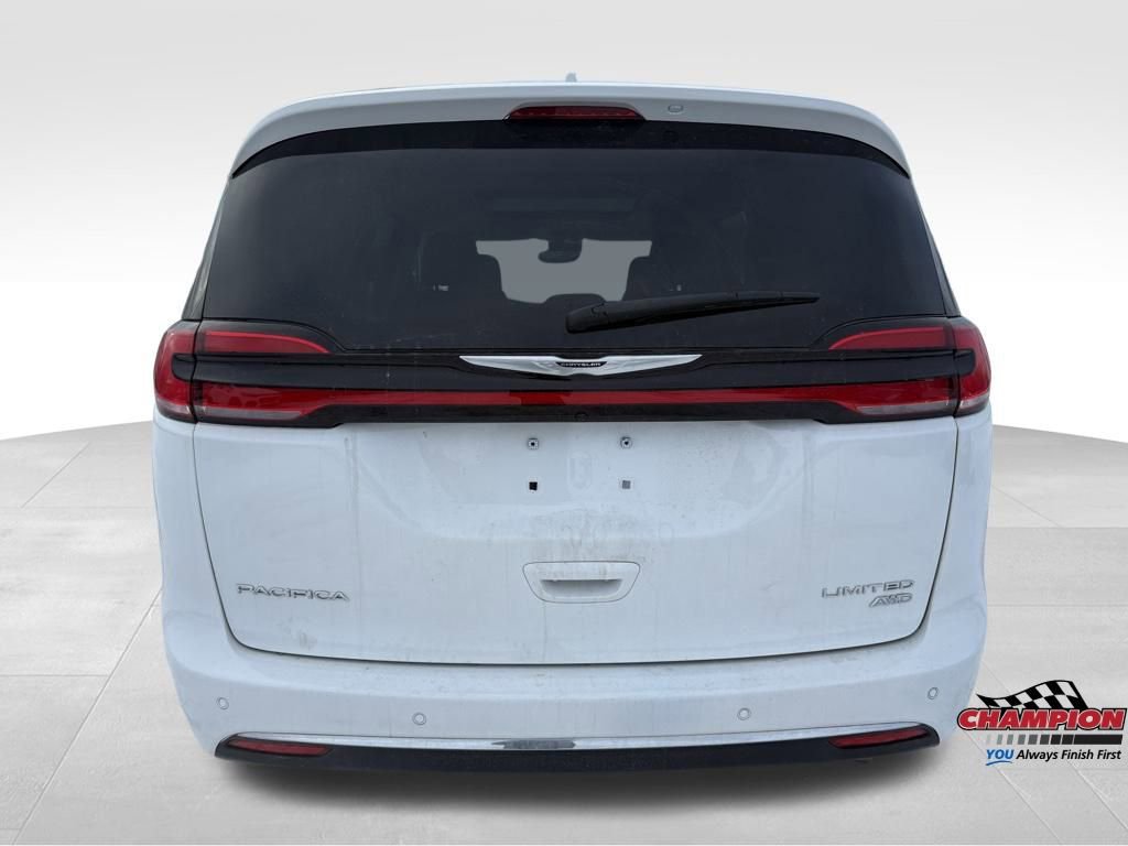 Used 2021 Chrysler Pacifica Limited image 4