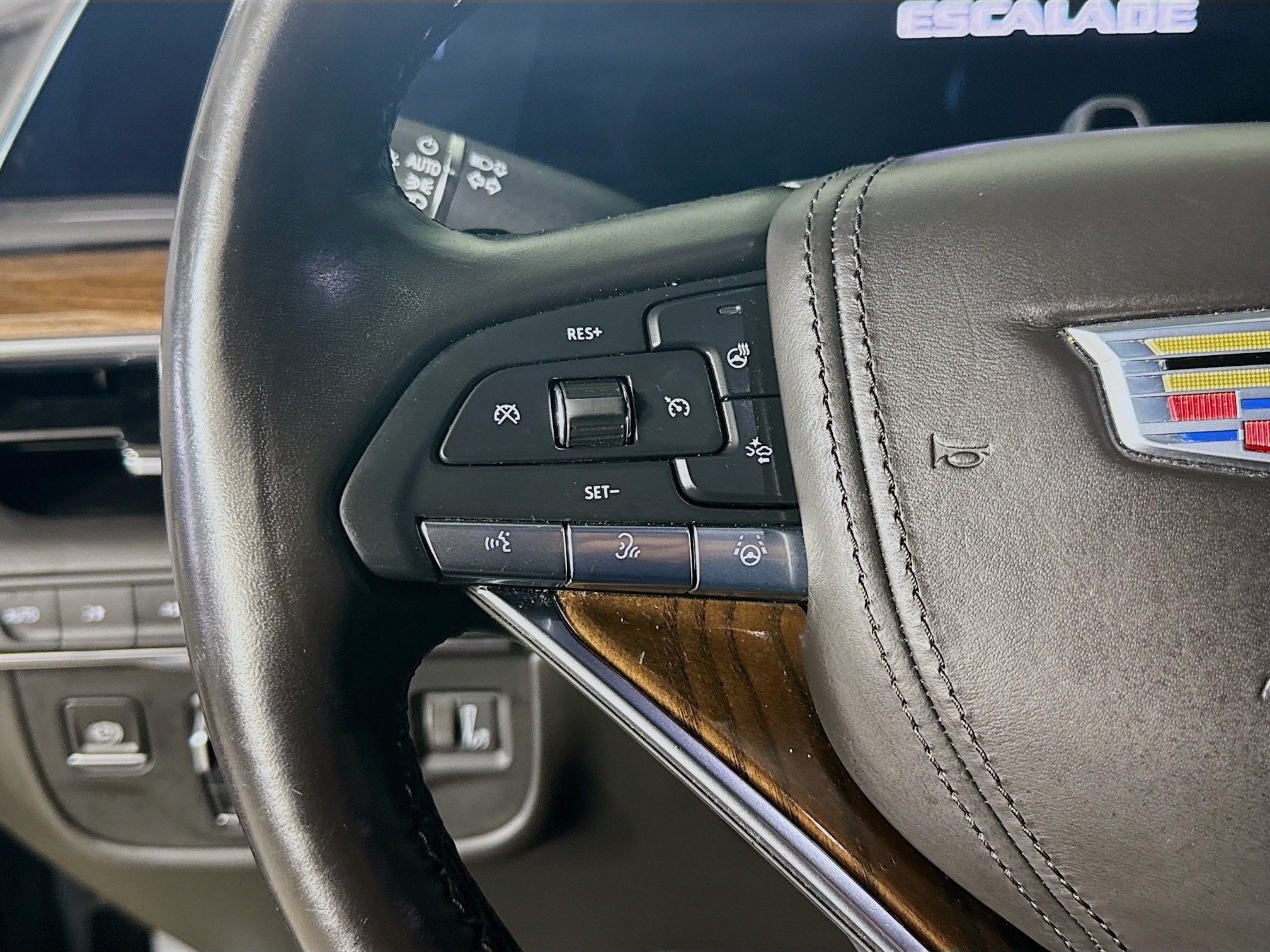 Used 2023 Cadillac Escalade Premium Luxury Platinum AWD/4WD image 14
