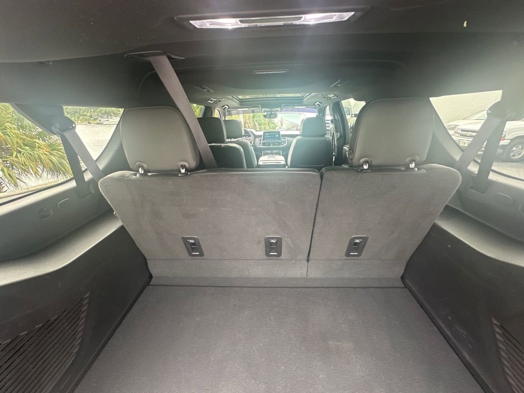 Used 2023 Chevrolet Suburban High Country w/ Premium Package 2 image 10
