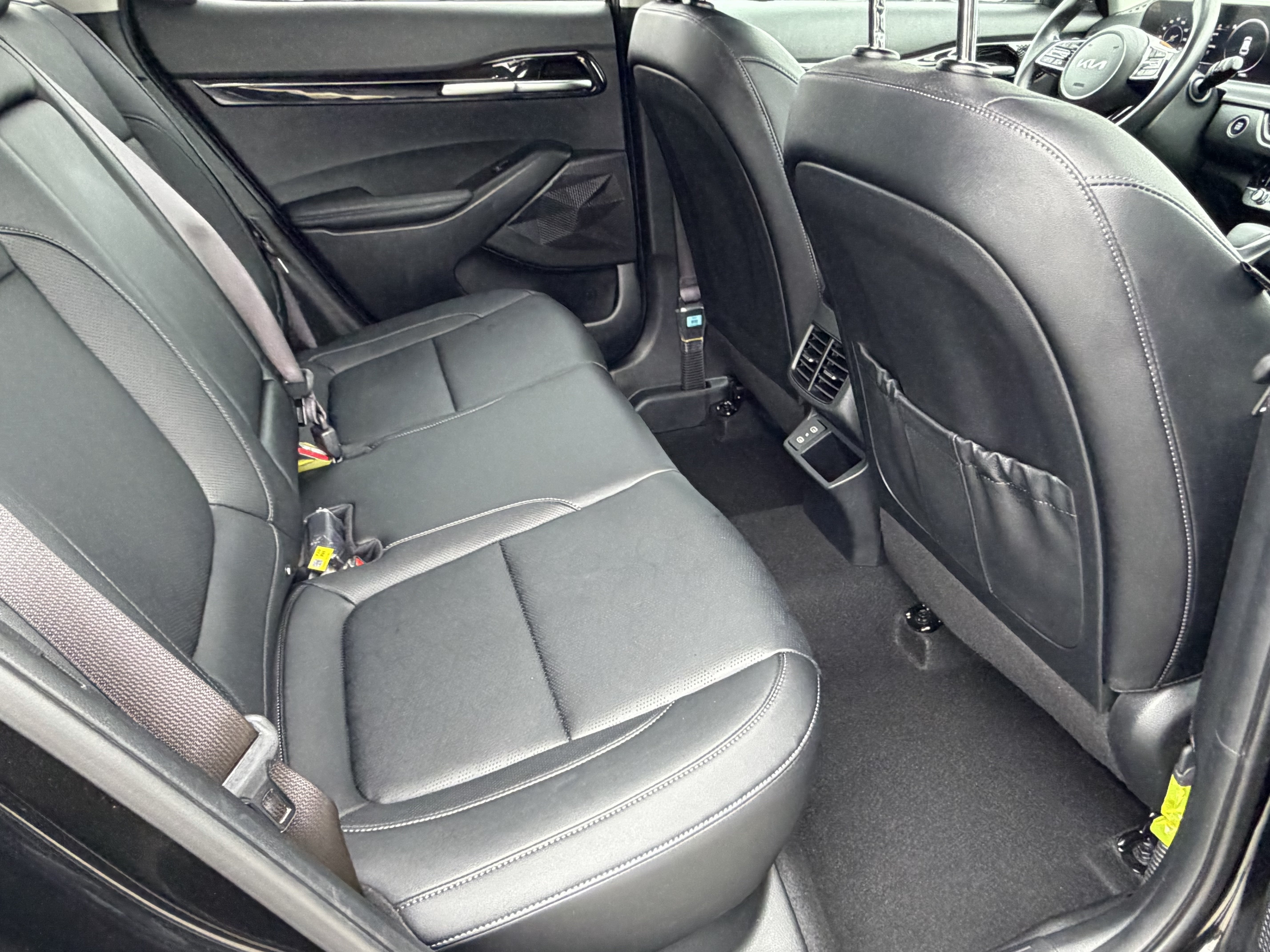 Used 2025 Kia Seltos EX w/ EX Sunroof Package FWD image 12