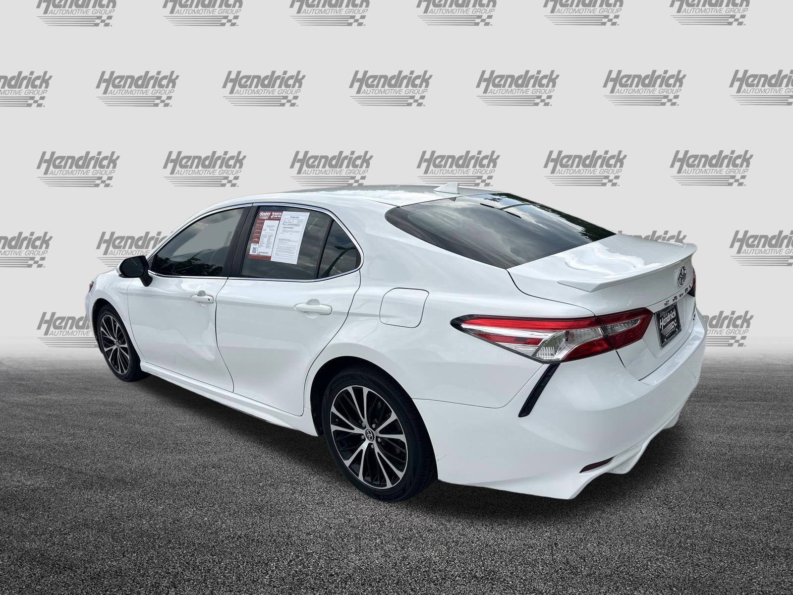 Used 2020 Toyota Camry SE w/ Convenience Package FWD image 8