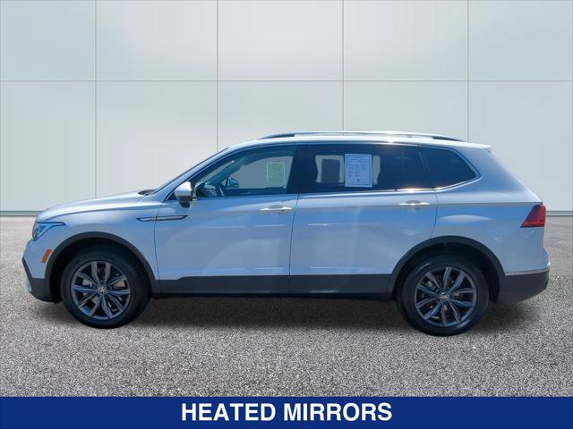 Certified 2022 Volkswagen Tiguan SE w/ Panoramic Sunroof Package FWD image 2