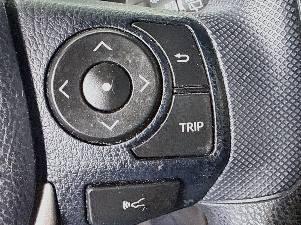 Used 2018 Toyota RAV4 LE FWD image 14