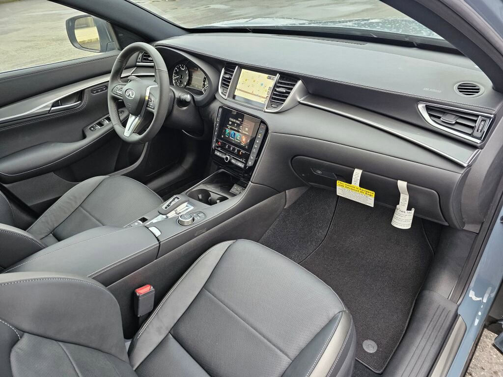 New 2025 INFINITI QX55 Essential image 13