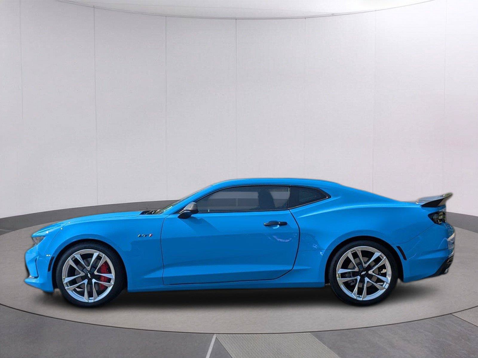 Used 2022 Chevrolet Camaro LT w/ RS Package RWD image 2