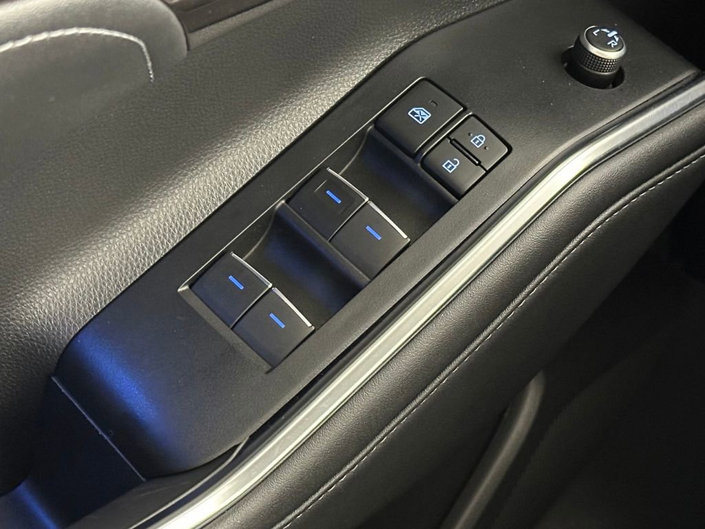 Used 2020 Toyota Highlander Limited AWD/4WD image 38