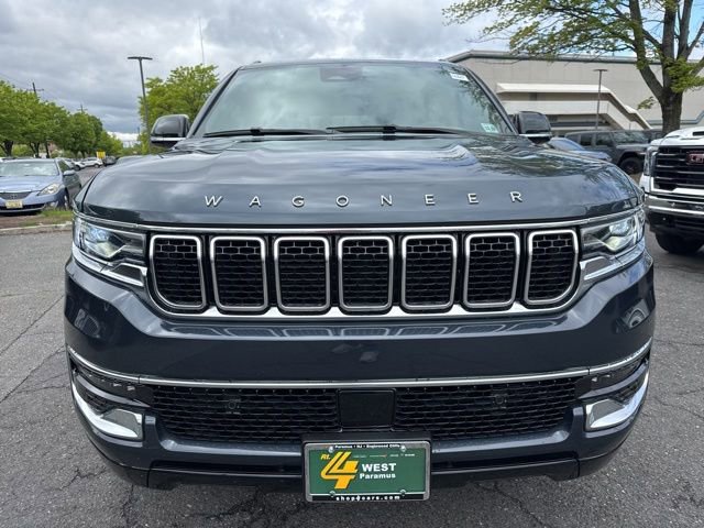 Used 2023 Jeep Wagoneer 4WD w/ Premium Group I image 2