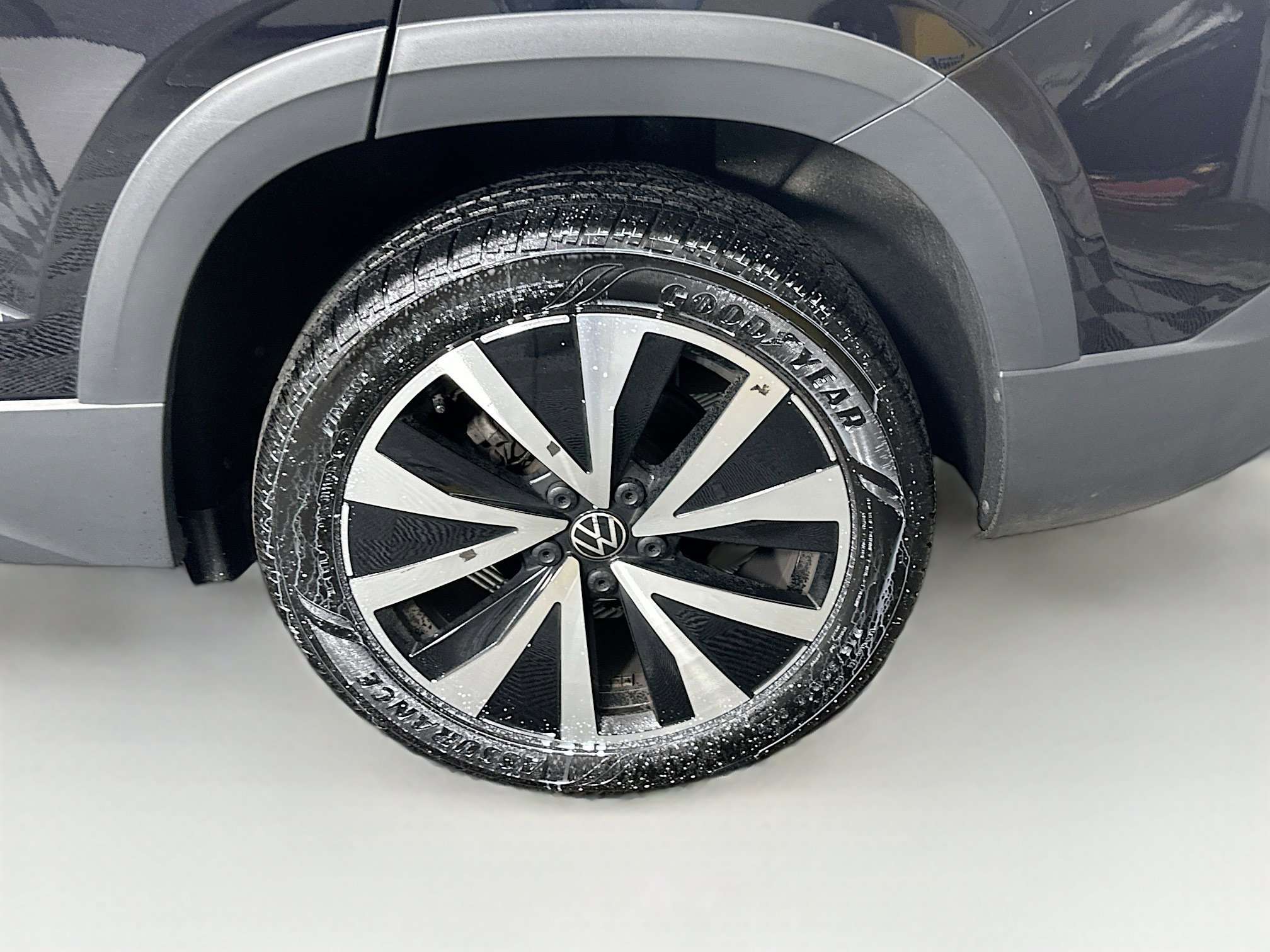 Used 2024 Volkswagen Taos SE image 11