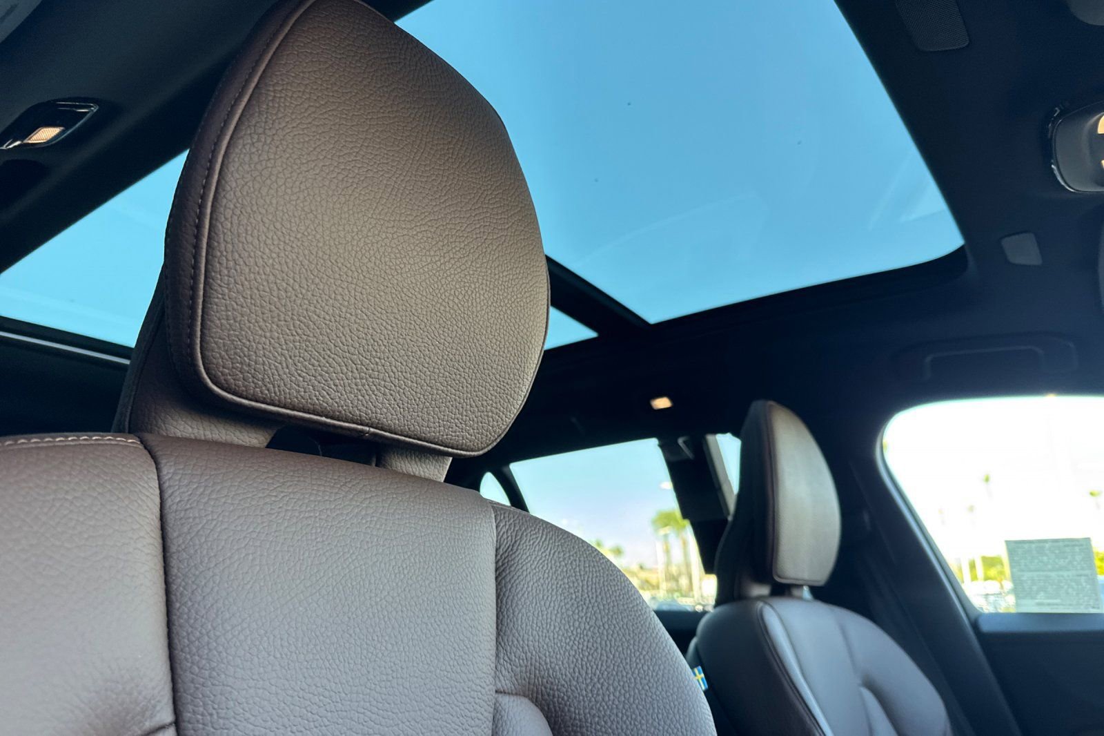 Certified 2026 Volvo V60 B5 Cross Country Plus w/ Climate Package image 18