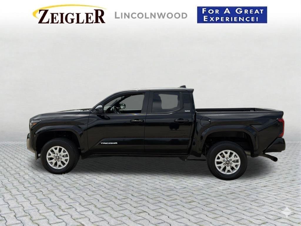 Used 2024 Toyota Tacoma SR5 AWD/4WD image 3