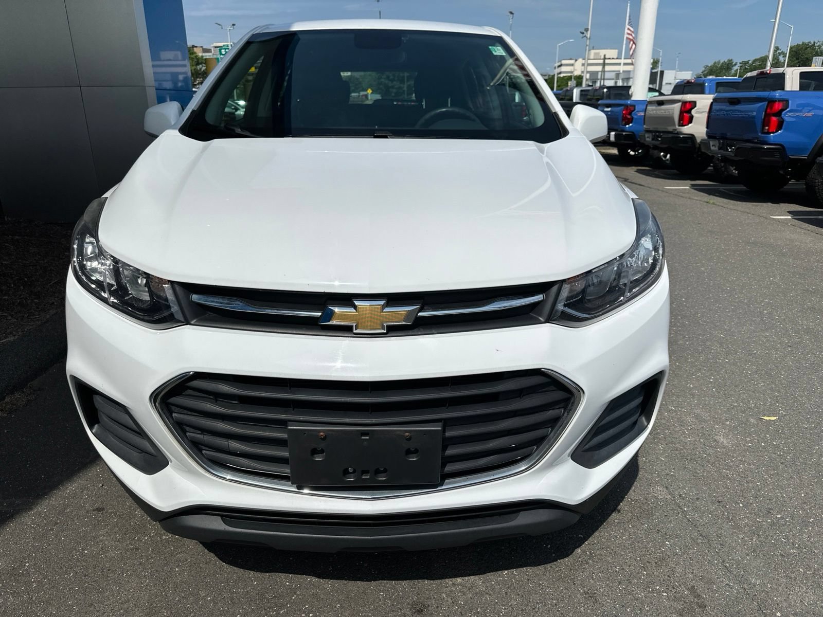 Used 2018 Chevrolet Trax LS AWD/4WD image 2