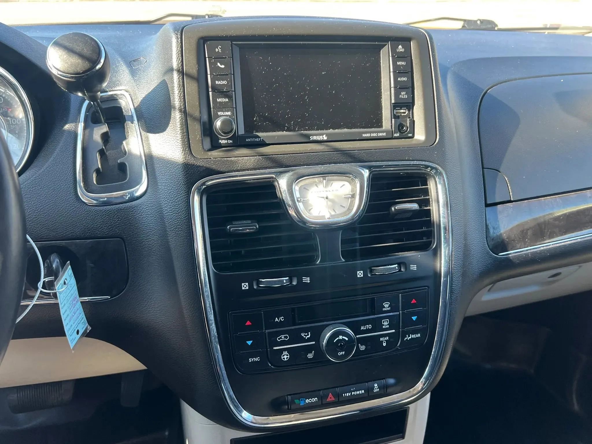 Used 2016 Chrysler Town & Country Touring w/ Driver Convenience Group image 23