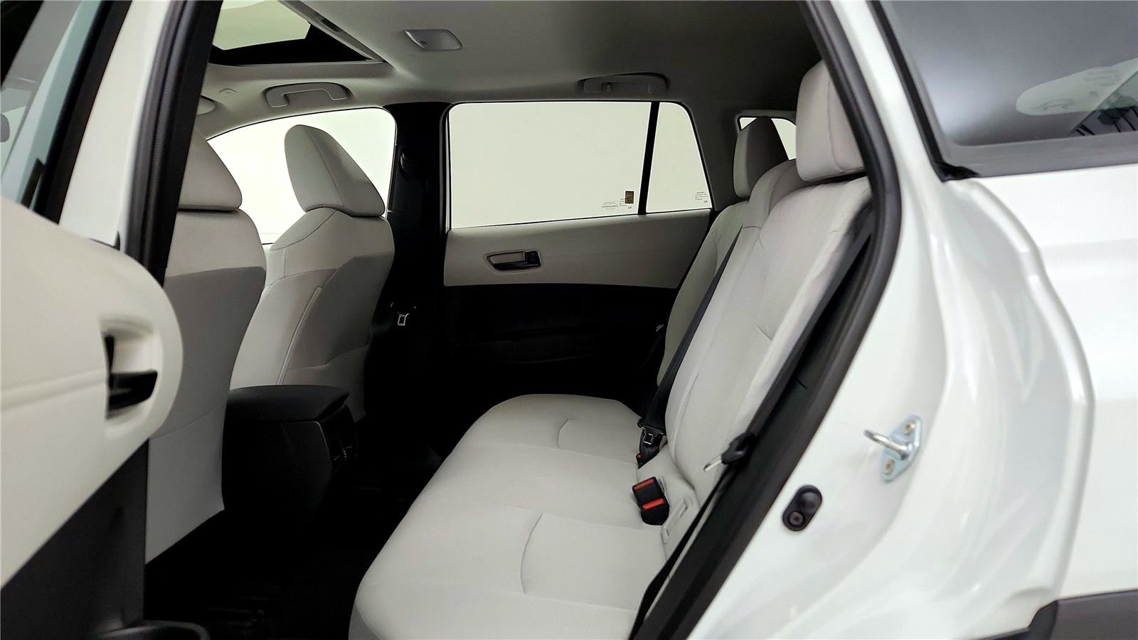 Certified 2023 Toyota Corolla Cross LE image 33