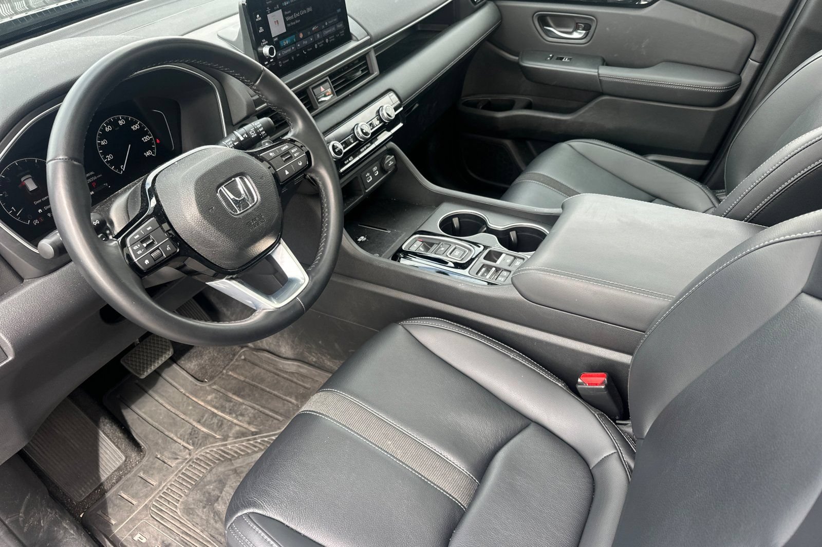 Used 2024 Honda Pilot Touring image 10