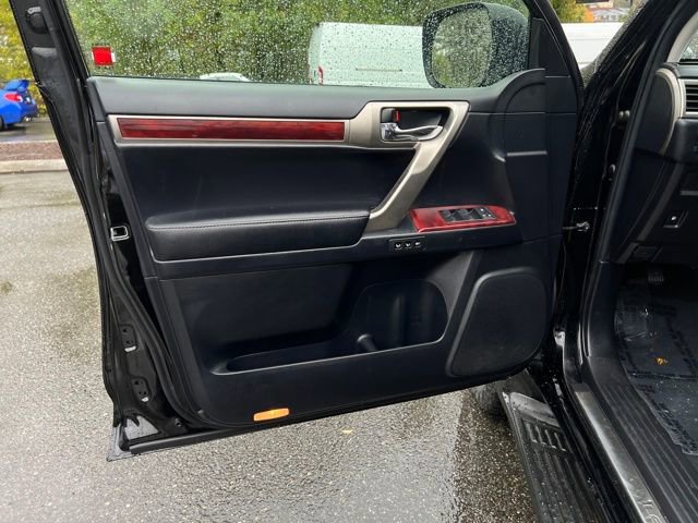 Used 2013 Lexus GX 460 image 16