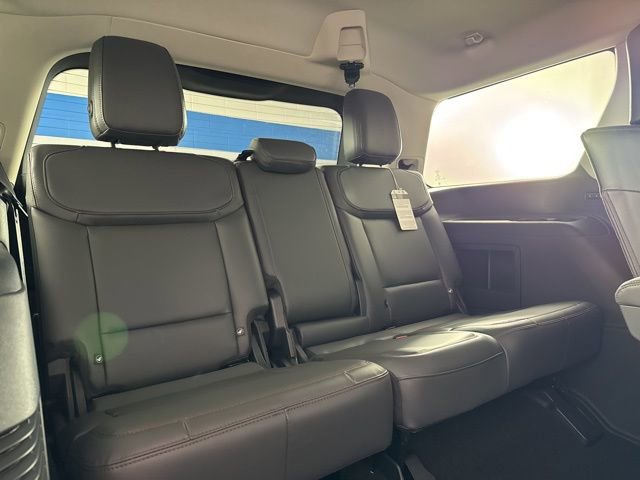 New 2025 Ford Expedition Active image 25