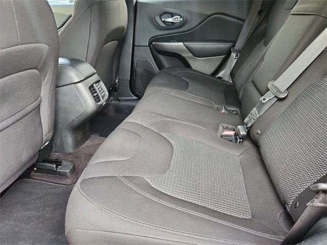 Used 2019 Jeep Cherokee Latitude w/ Popular Appearance Group image 22