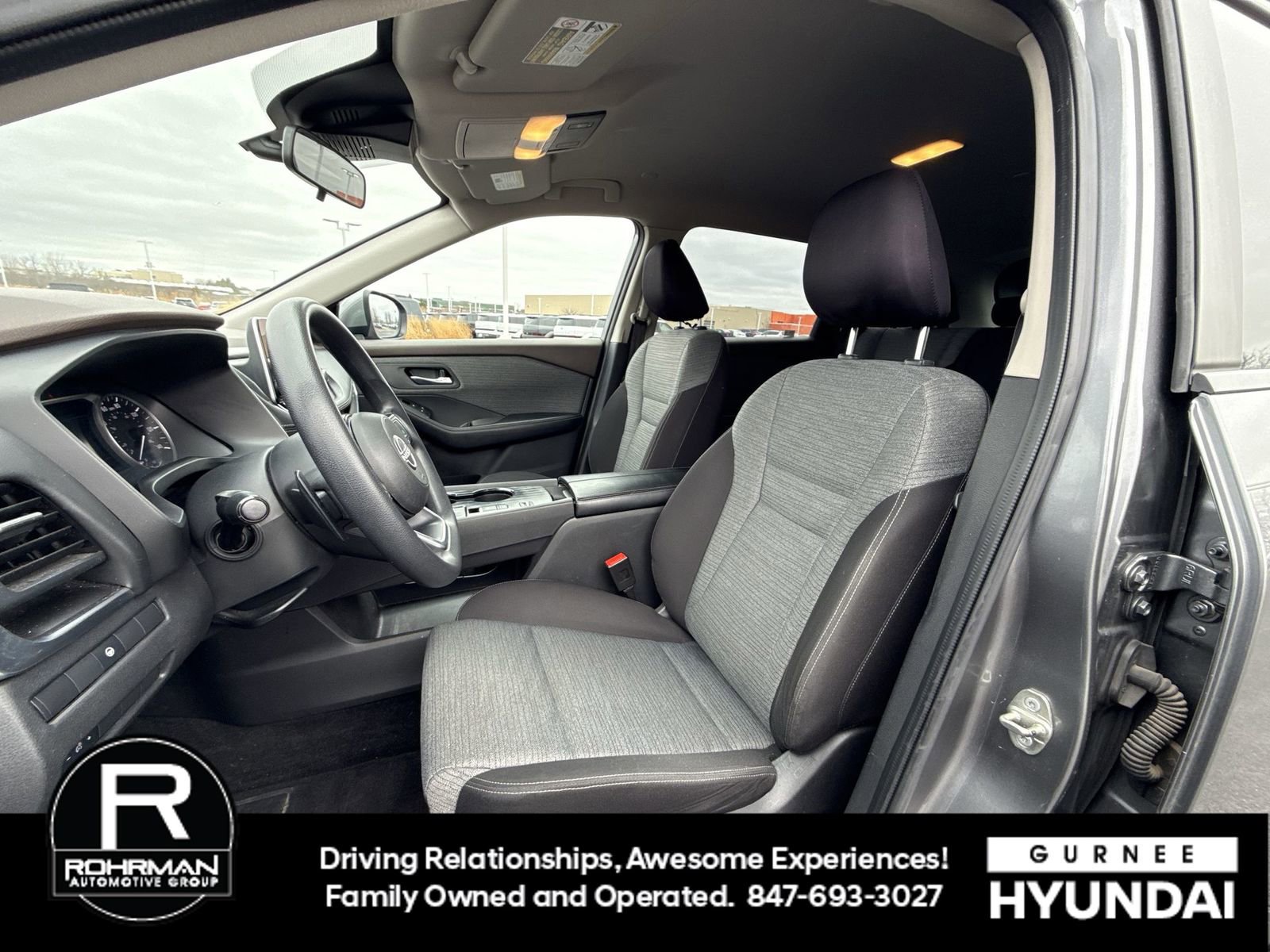 Used 2023 Nissan Rogue SV image 9