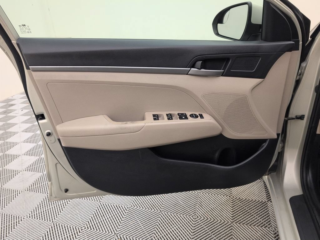 Used 2017 Hyundai Elantra SE FWD image 28