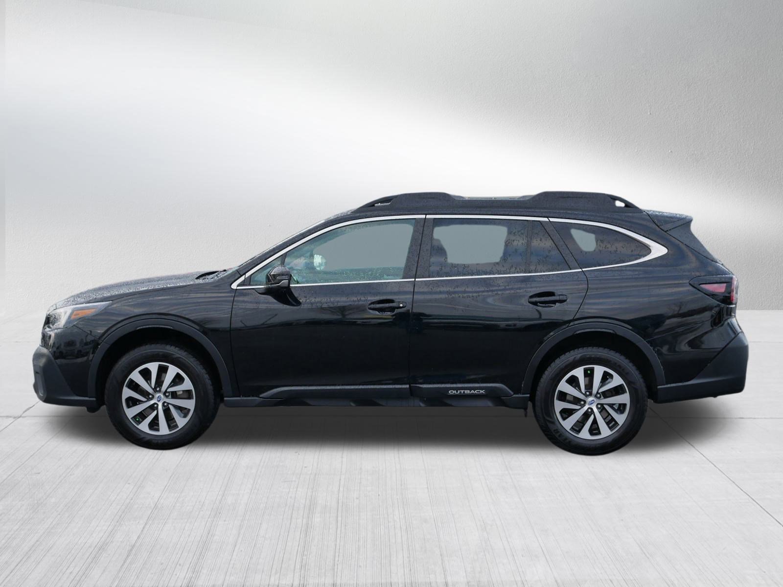 Used 2020 Subaru Outback Premium image 4
