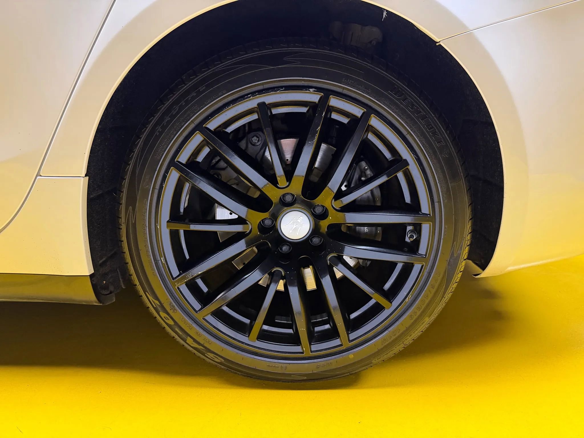 Used 2018 Maserati Ghibli S image 11