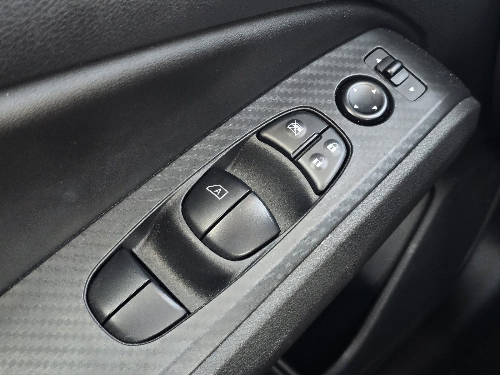 Used 2025 Nissan Altima 2.5 SV FWD image 23