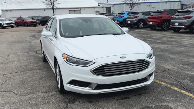 Used 2018 Ford Fusion SE w/ Fusion SE Technology Package image 3