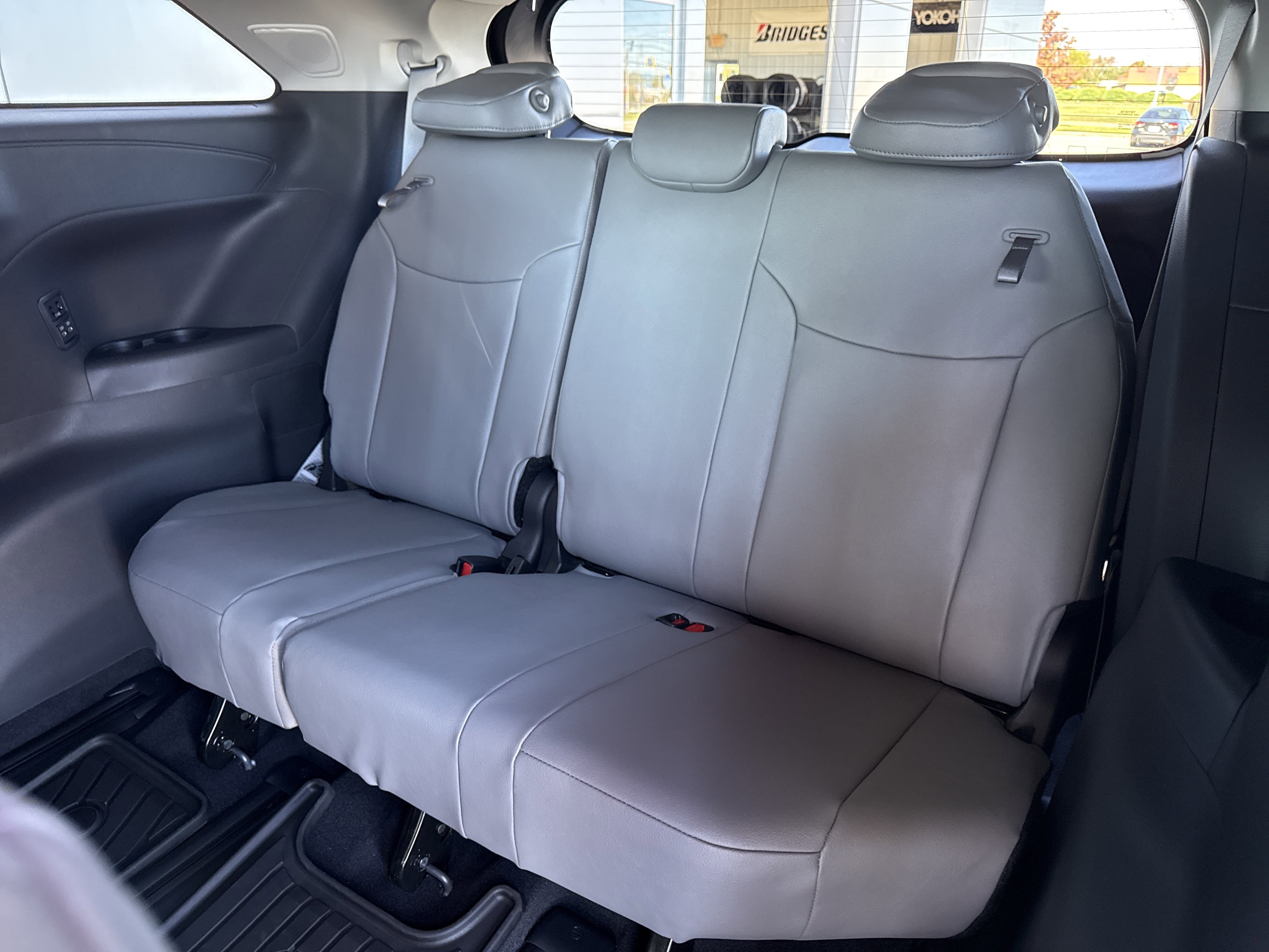 New 2025 Toyota Sienna XLE image 15