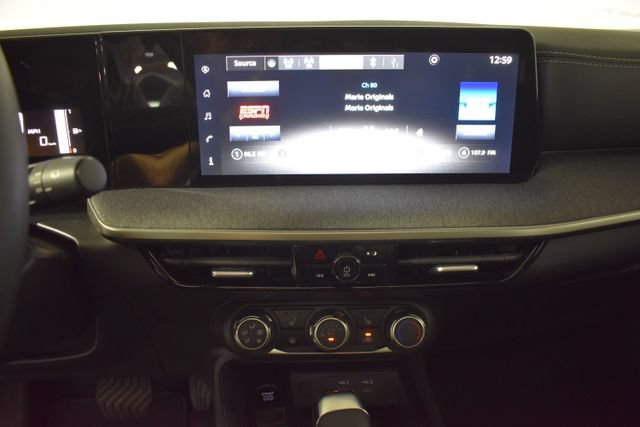 Certified 2025 Nissan Kicks SV w/ SV Premium Package AWD/4WD image 17