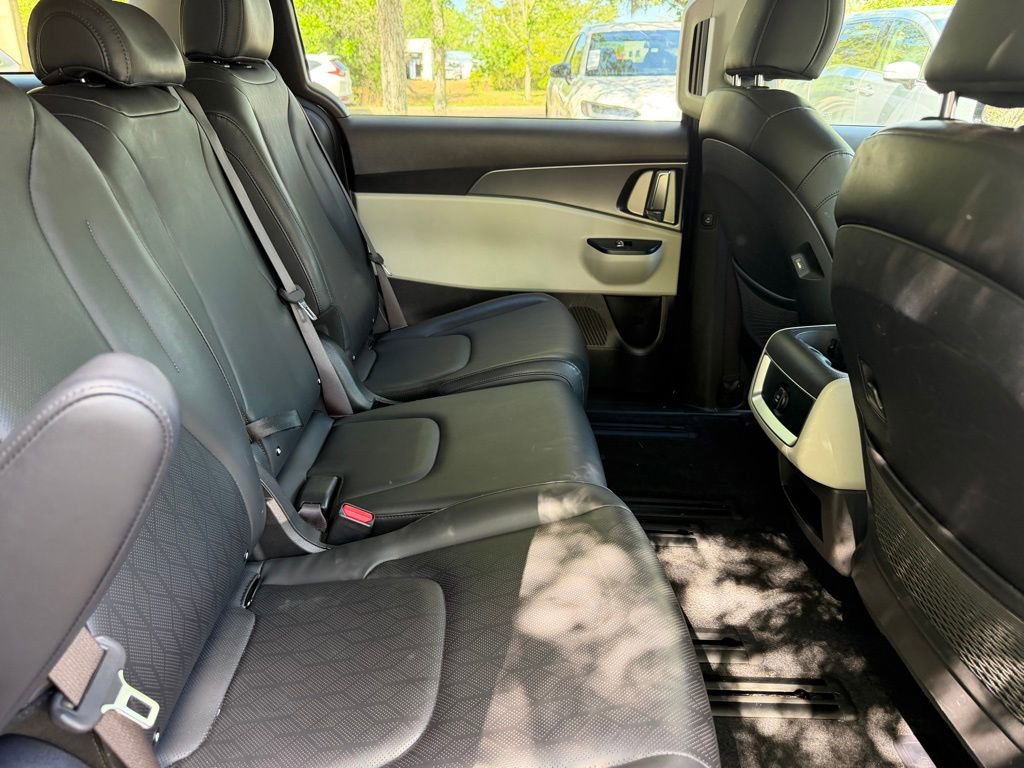 Used 2024 Kia Carnival LX image 9