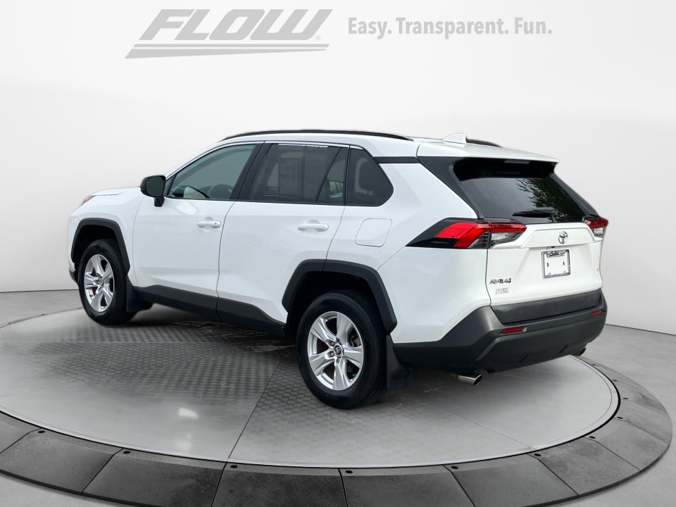 Used 2021 Toyota RAV4 LE image 6