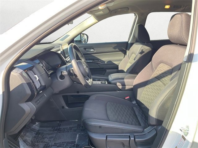 Used 2022 Nissan Pathfinder S w/ Cargo Package image 10