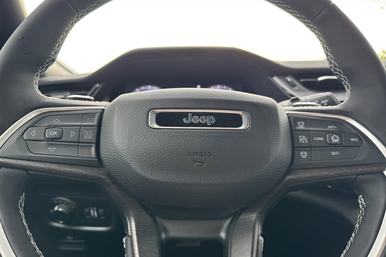New 2026 Jeep Grand Cherokee Altitude image 22