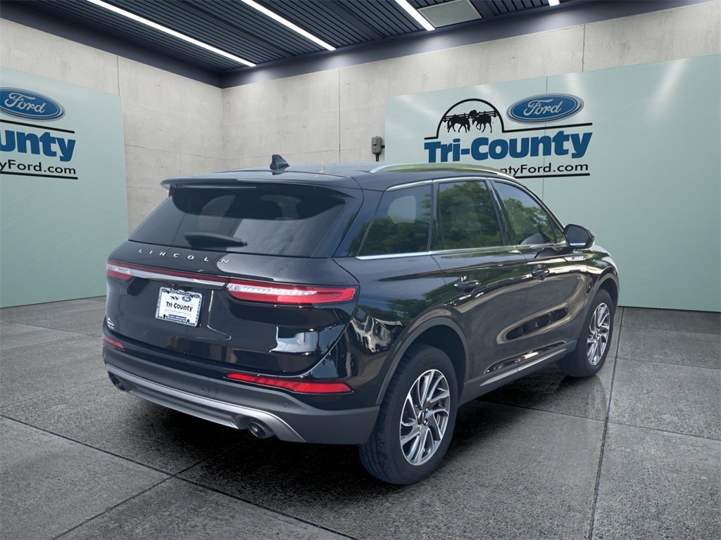 Used 2022 Lincoln Corsair AWD w/ Equipment Group 101A image 7