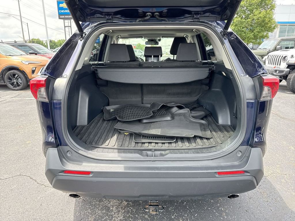 Used 2022 Toyota RAV4 XLE AWD/4WD image 24