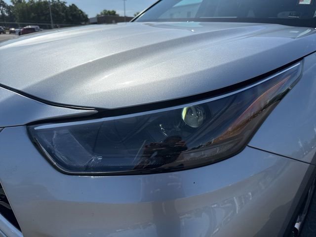 Used 2023 Toyota Highlander XLE FWD image 9