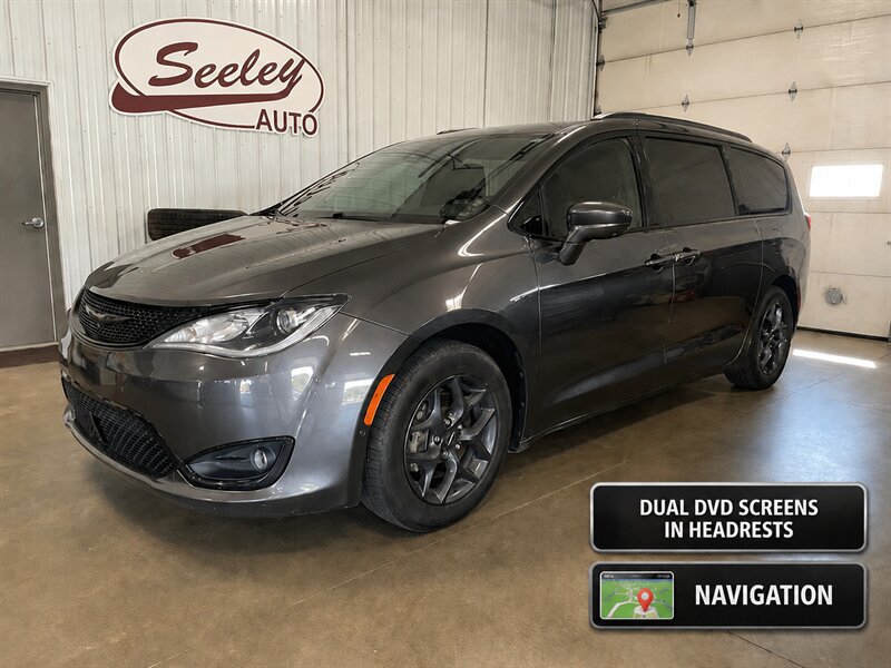 Used 2018 Chrysler Pacifica Touring-L Plus w/ Advanced Safetytec Group FWD image 1