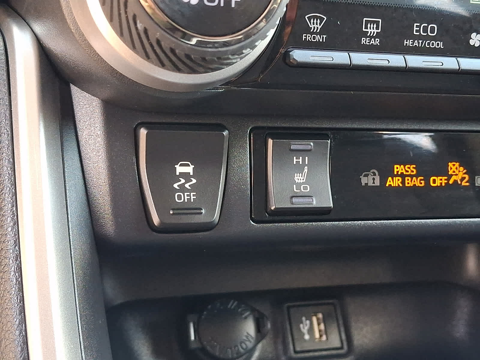 Certified 2025 Toyota RAV4 XLE w/ Weather Package AWD/4WD image 29