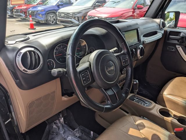 Used 2016 Jeep Wrangler Unlimited Sahara w/ Connectivity Group AWD/4WD image 10